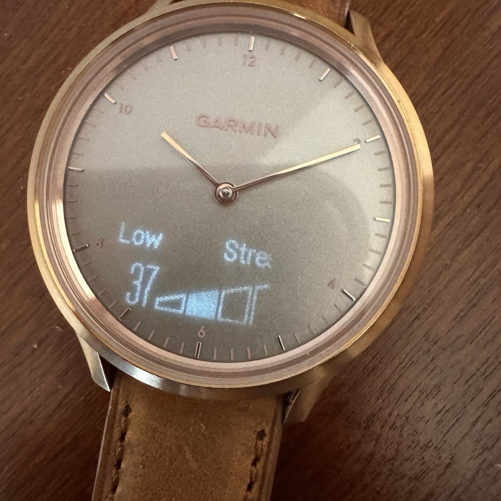 GARMIN Vivomove HR Smartwatch Rose Gold Leather & Silicone Band, Charger, Box - Picture 13 of 16